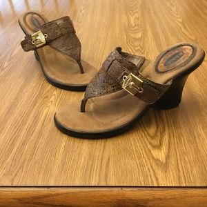 DR. SCHOLL’S WEDGED SANDALS